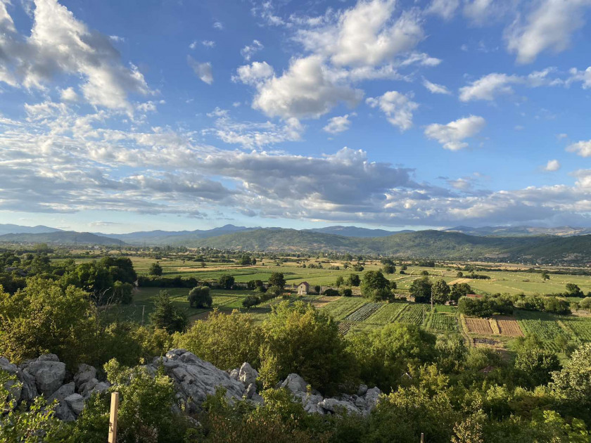 Dvospratna kuća sa velikim placem – Slivlje, Nikšić