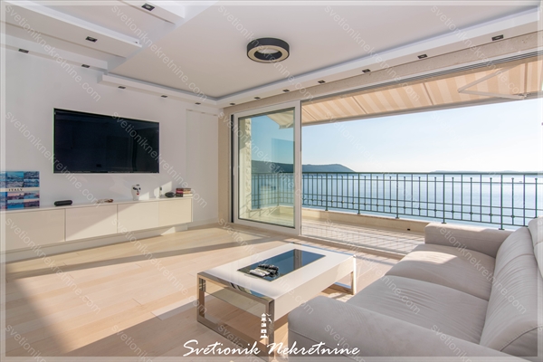 Prodajem Stan-Apartman, Savina