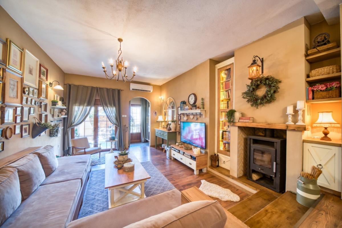 Kuća sa tri stana i prihodima od izdavanja u Staroj Varoši, Podgorica