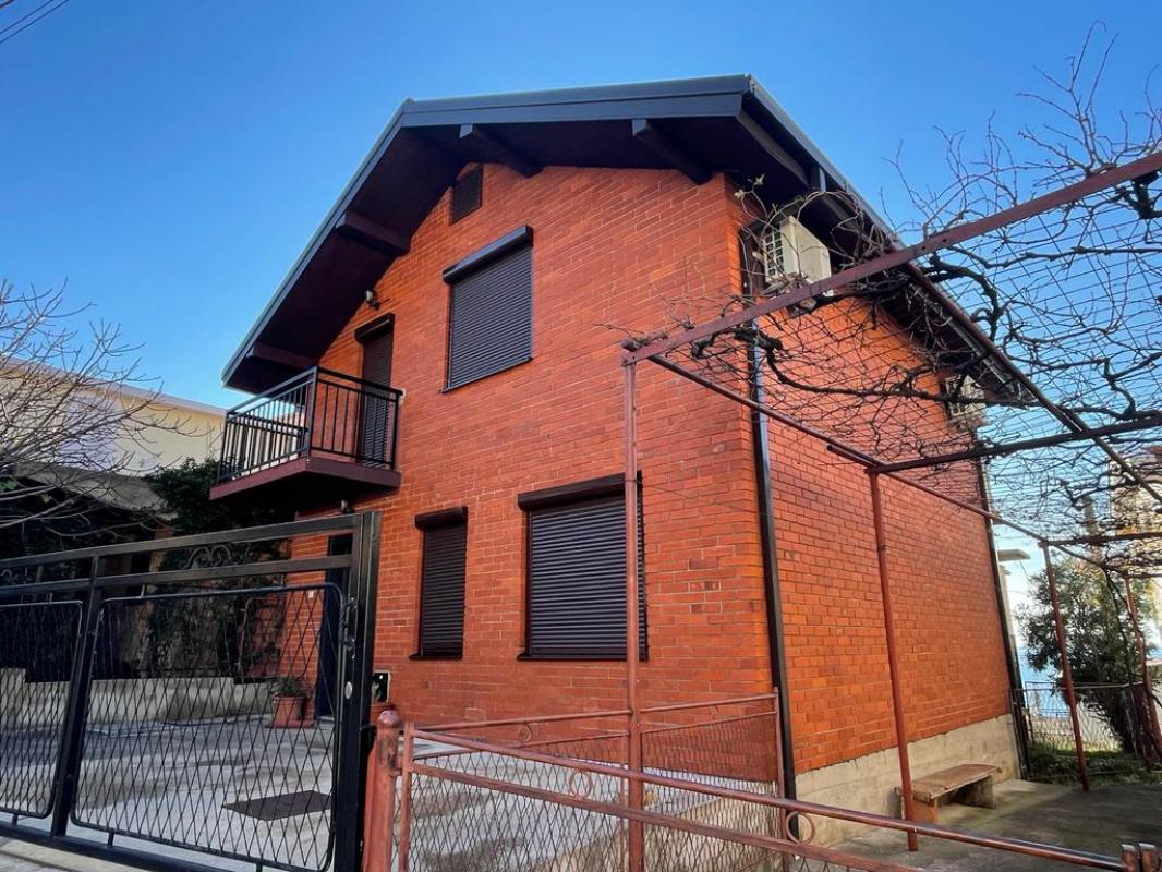 House in Sutomore, 90 m²