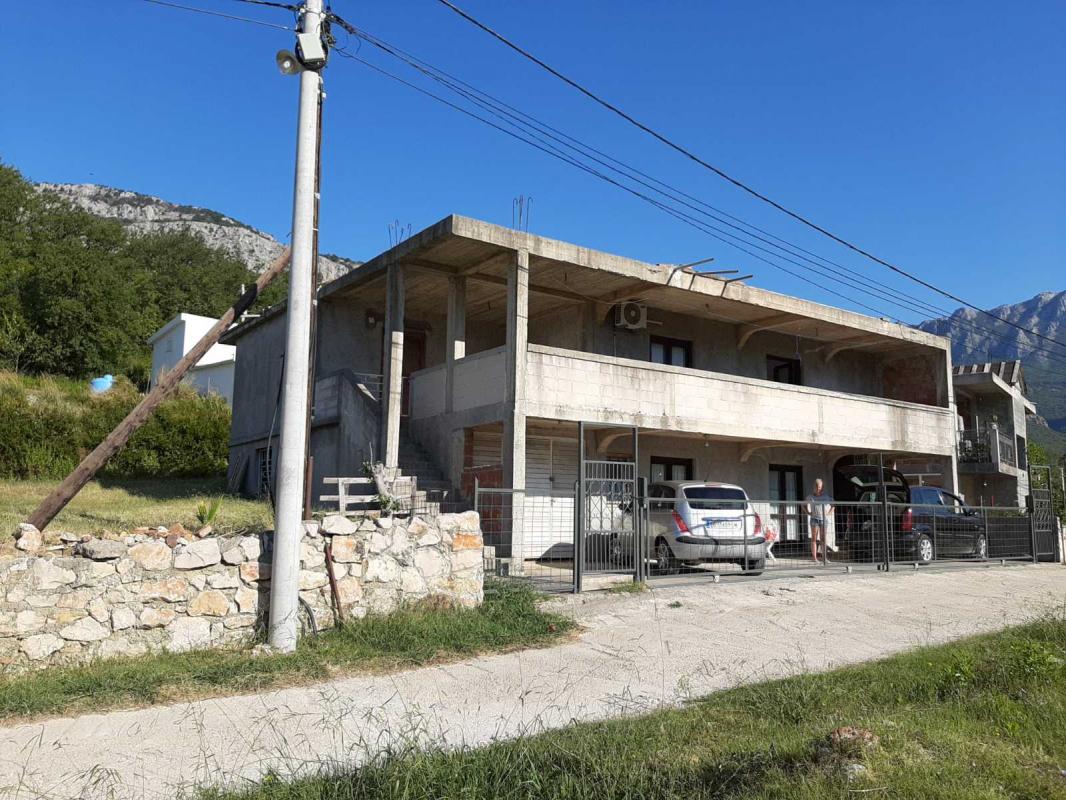 House in Susanj, 252 m²