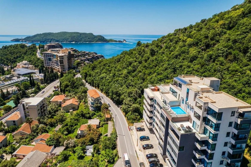 FOR SALE - THREE-ROOM APARTMENT WITH ROOF TERRACE AND PARKING SPACE, BUDVA-BORET