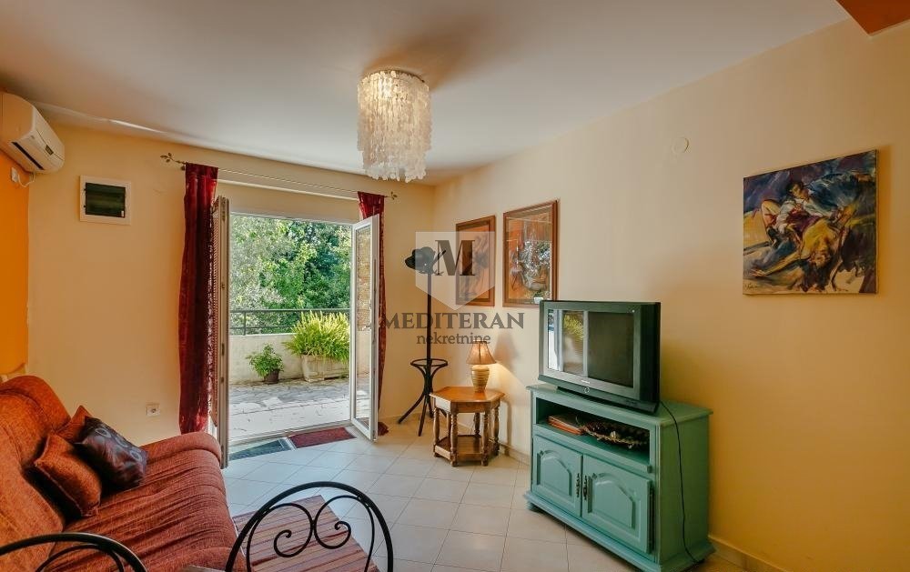 Prodajem Stan-Apartman, Topla