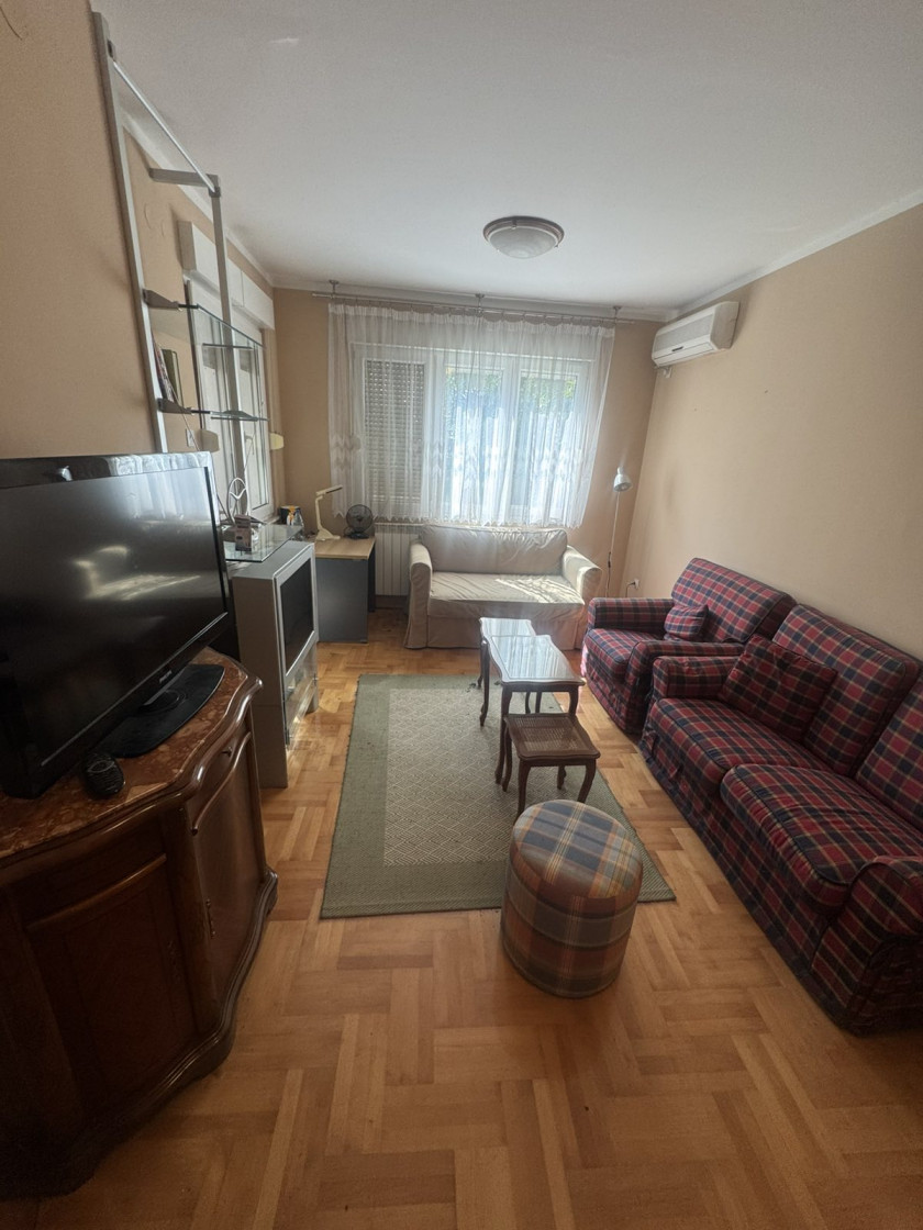Iznajmljujem Stan-Apartman 50m2, Gorica C