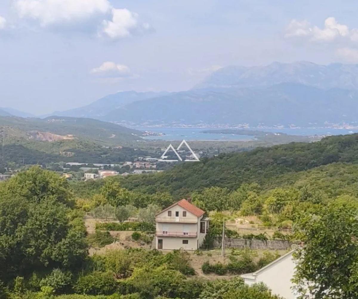 Urbanizovana parcela sa pogledom u Radanovićima