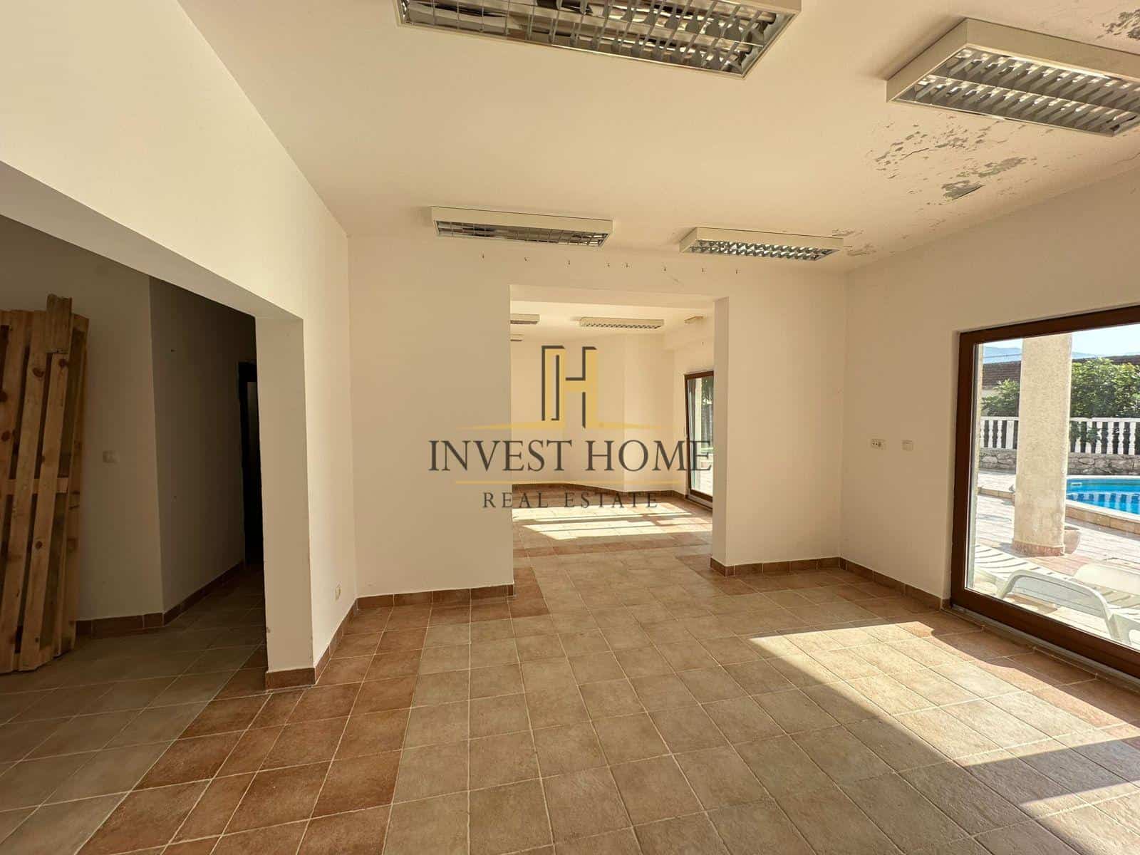 Trosoban stan, Risan, 190m2