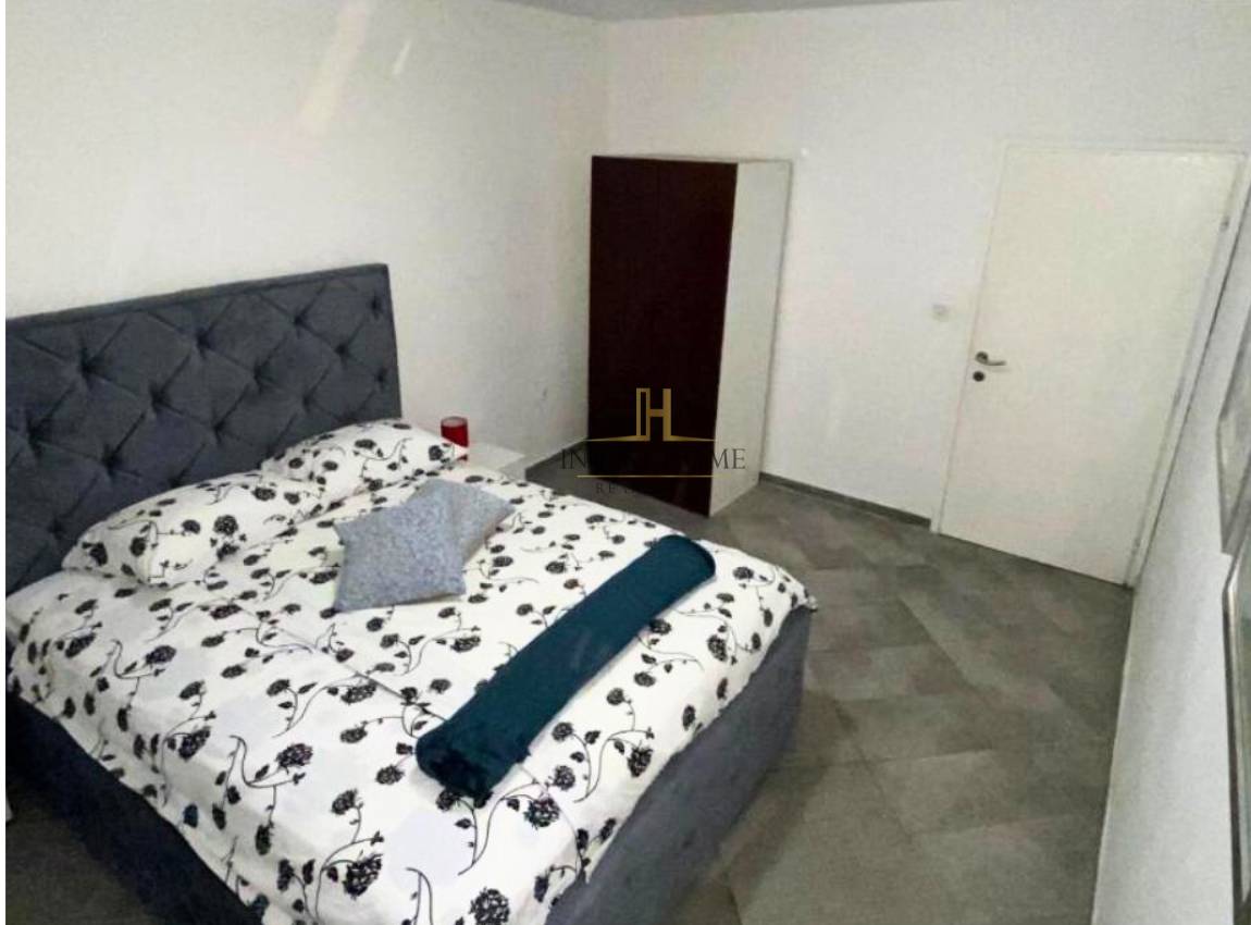 Trosoban stan, Herceg Novi