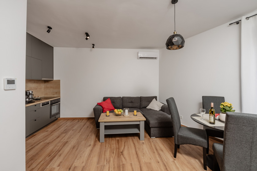 Prodajem Stan-Apartman, Dobra Voda, X Residence