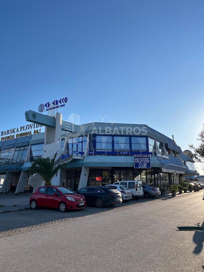 Iznajmljujem Poslovni Prostor, Bar Centar