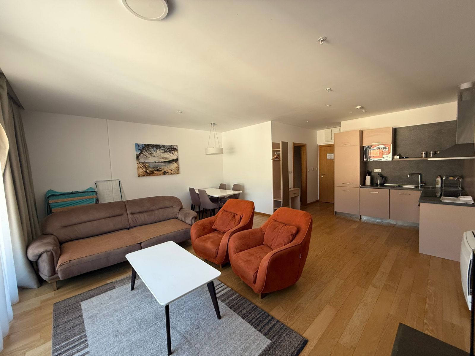 Iznajmljujem Stan-Apartman, Centar