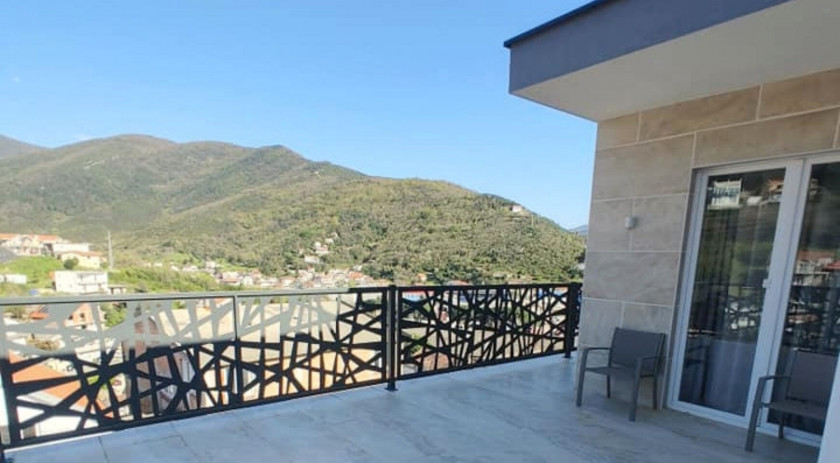 Three-bedroom villa on the second line from the sea, Herceg Novi