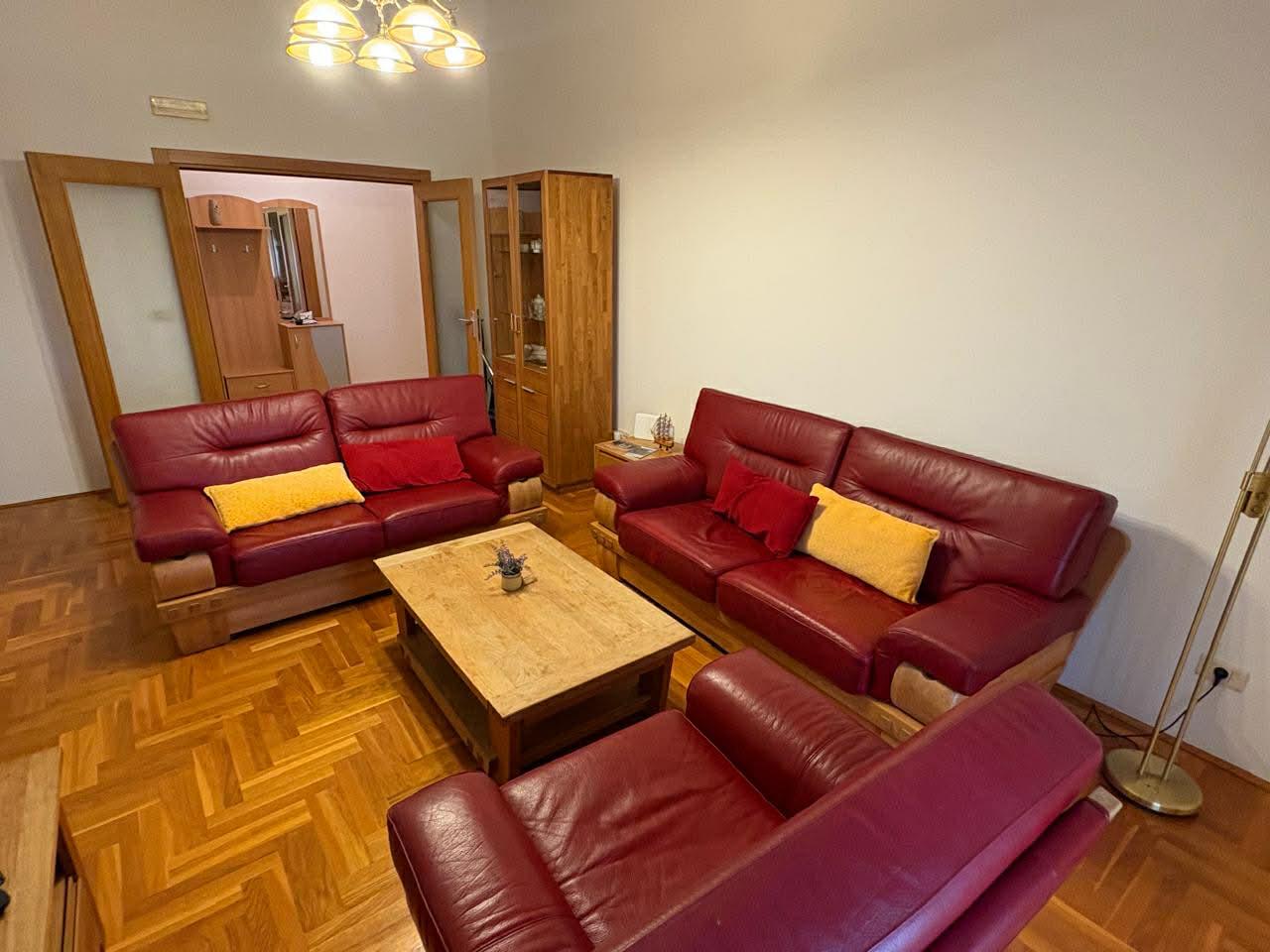 Iznajmljujem Stan-Apartman, Bar Centar