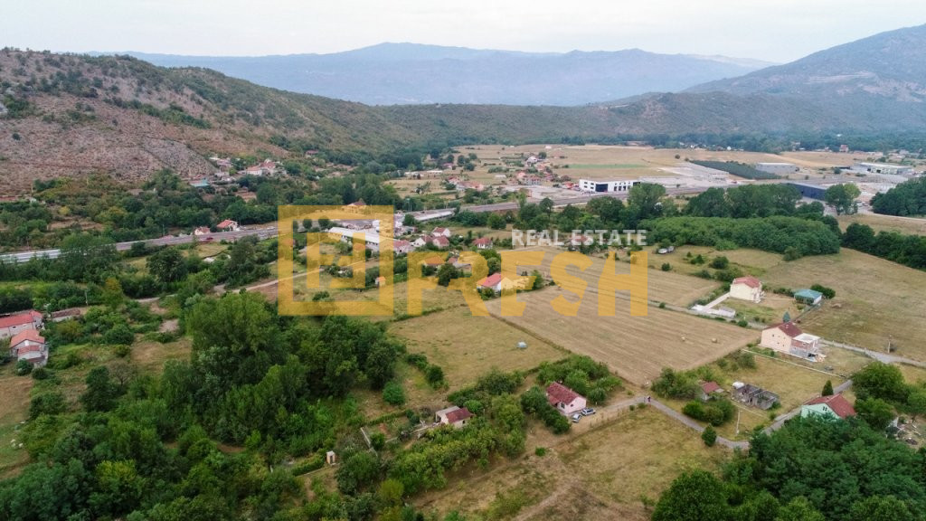Plot, 4.100m2 with a house 70m2, Danilovgrad, For sale