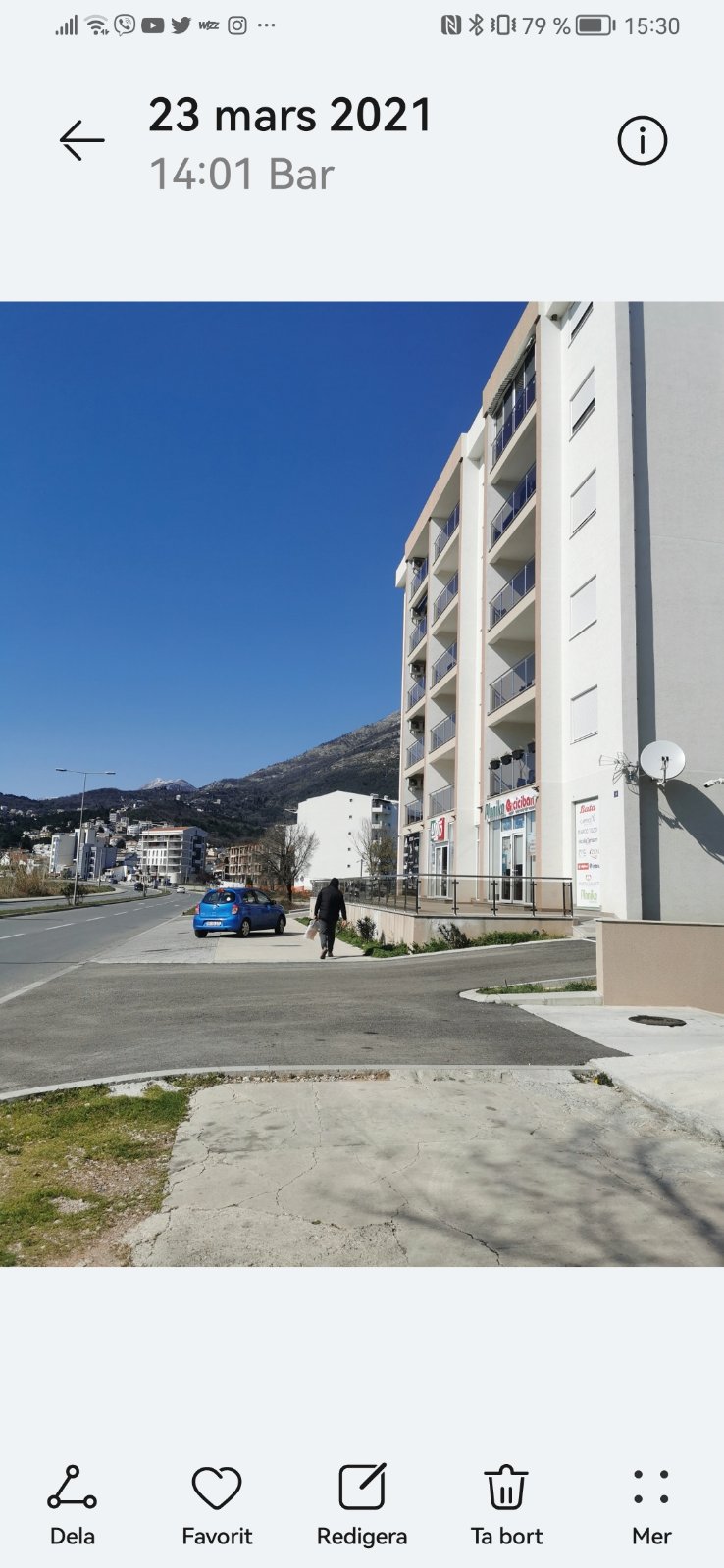 Apartment For Rent, Bar