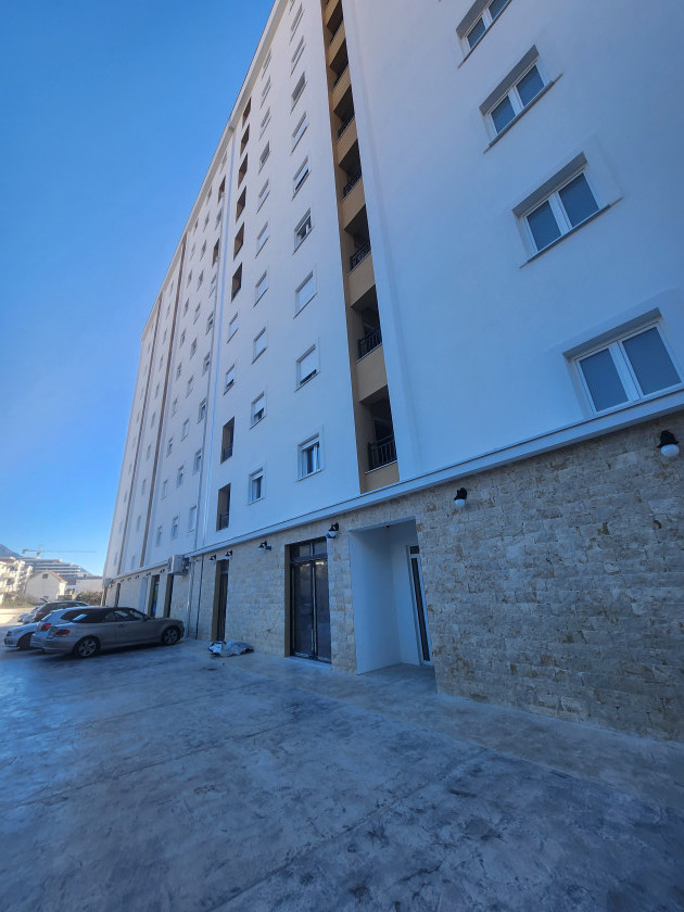 Apartment For Sale, Bar