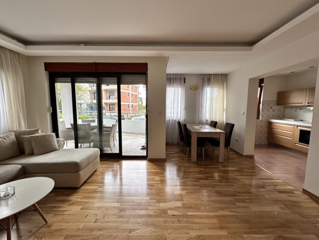 Apartment in Denovici, 73 m²