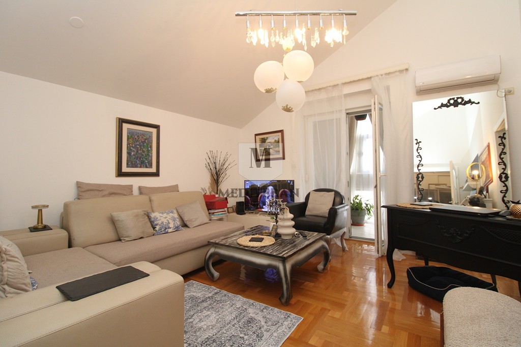 Prodajem Stan-Apartman, Topla