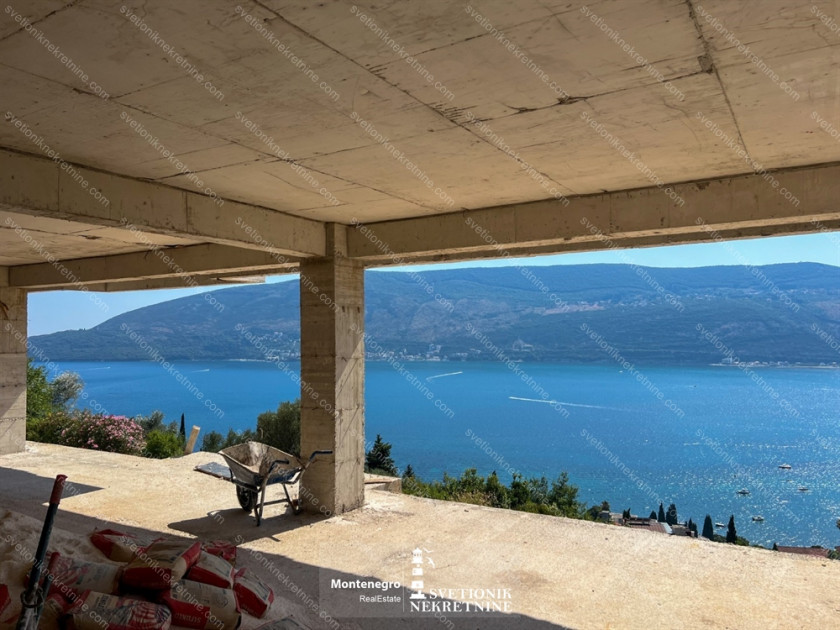 Prodajem Stan-Apartman, Topla