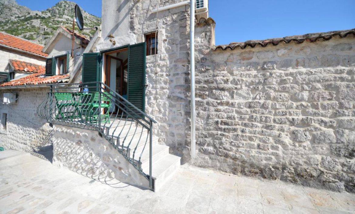 Iznajmljujem Stan-Apartman, Kotor