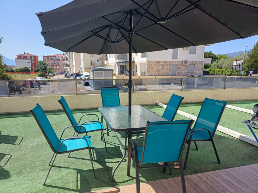 Apartment For Sale, Bijela