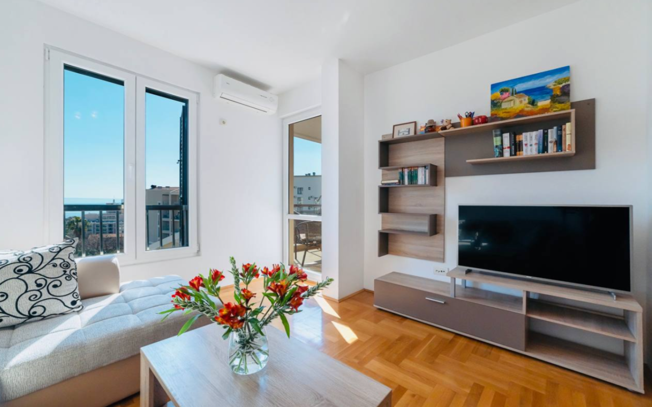 Apartment in Becici, 69 m²