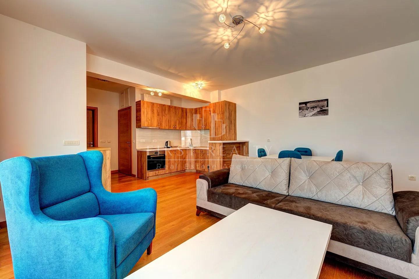 Panoramic apartment a step away from Porto Montenegro