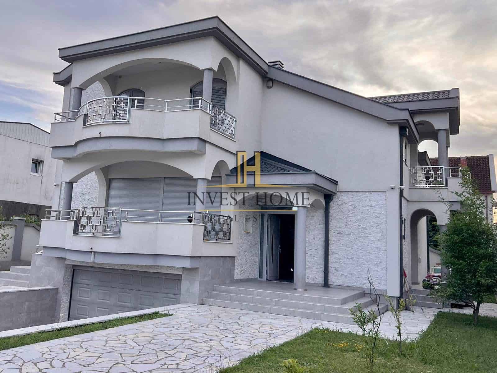 Kuća, Zlatica, 320m2