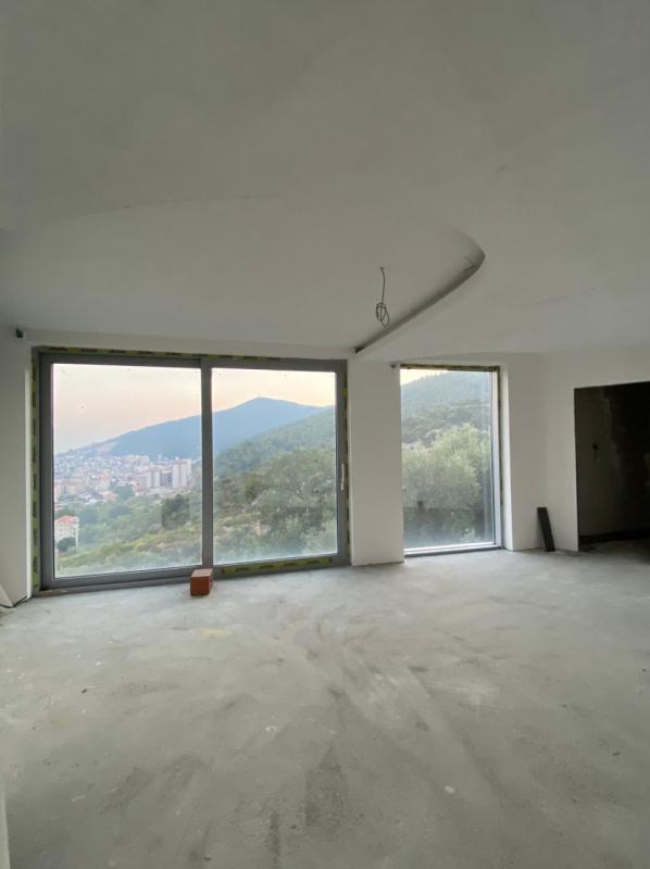 House in Podmaine, 400 m²