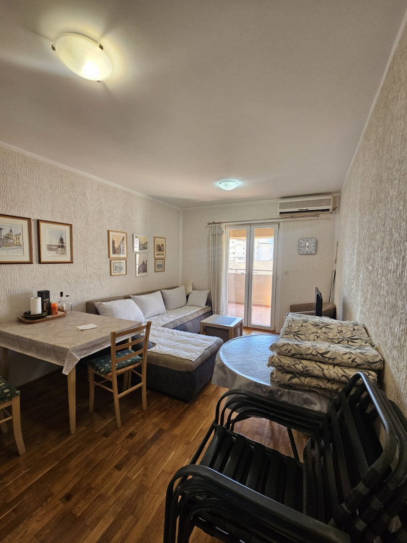 Prodajem Stan-Apartman, Budva