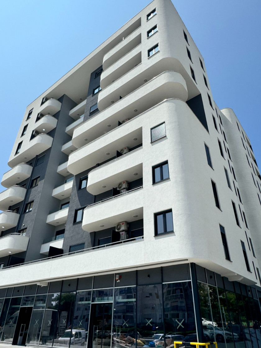 Prodajem Stan-Apartman, Bar Centar