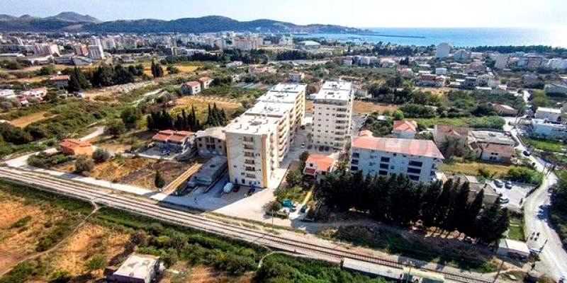 Apartment For Sale, Bar