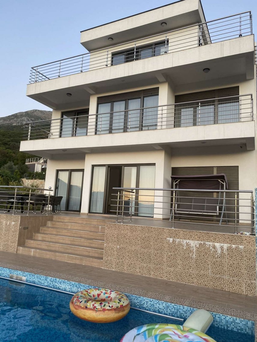 House for sale, Zaljevo