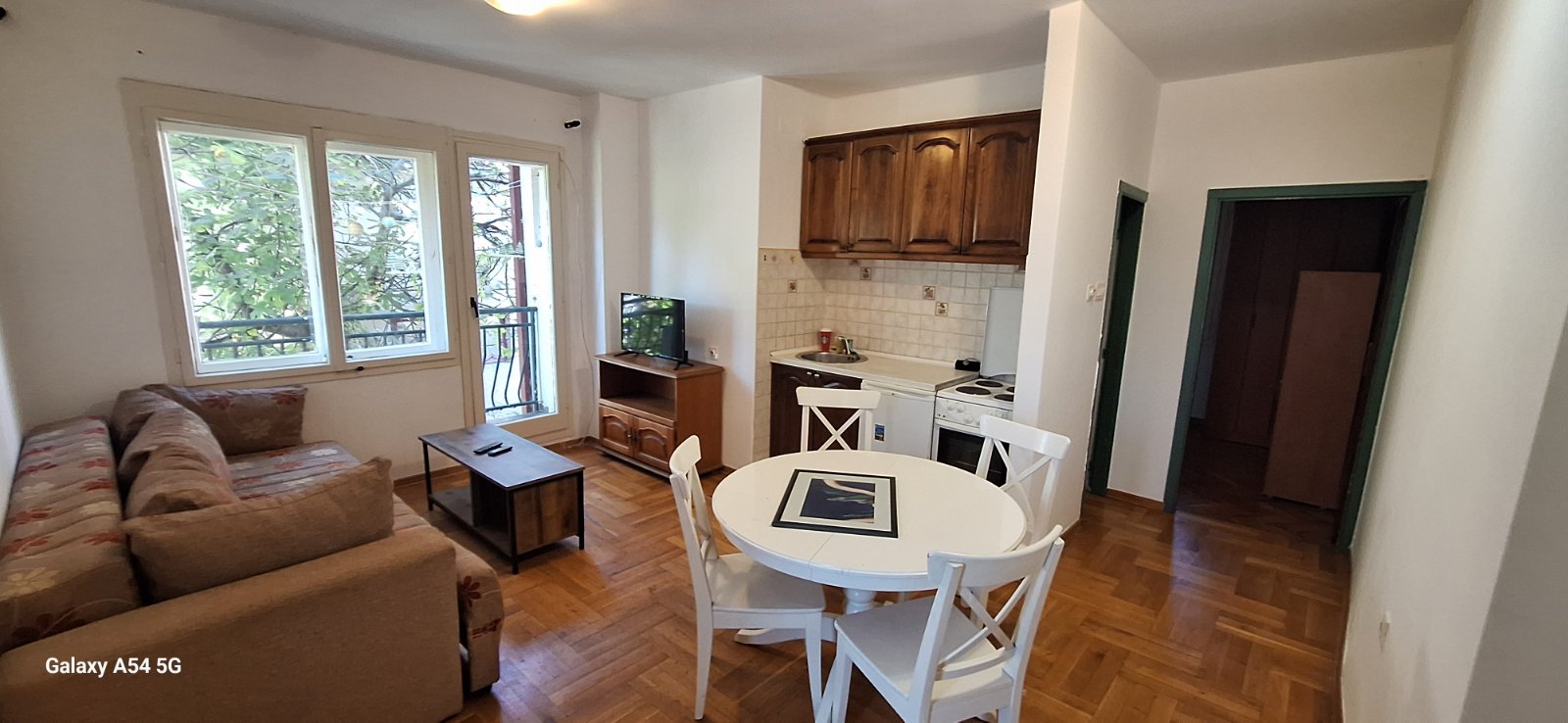 Iznajmljujem Stan-Apartman, Stari Aerodrom