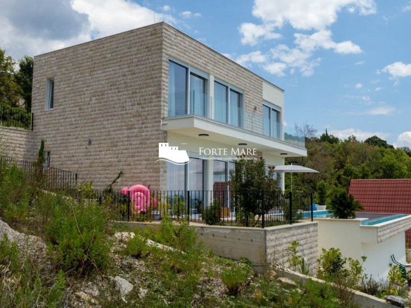 House For Sale, Podi, Herceg Novi