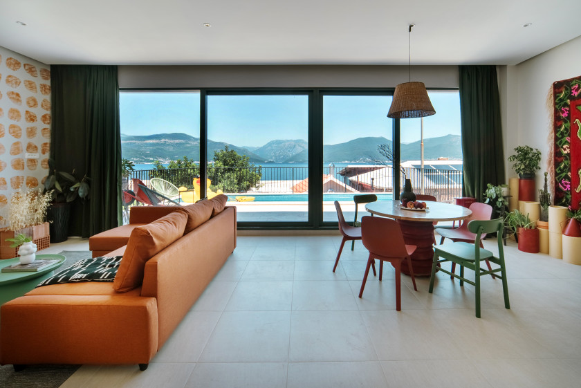 House For Rent, Krašići