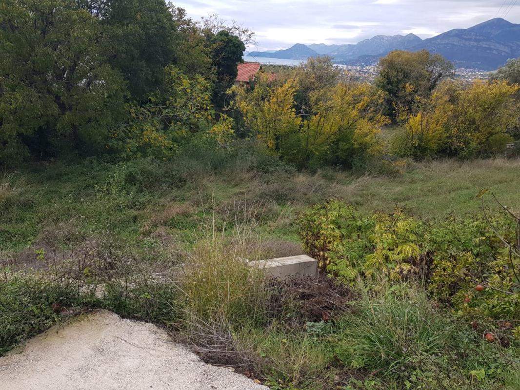 Land plot in Dobra Voda, 670 m²