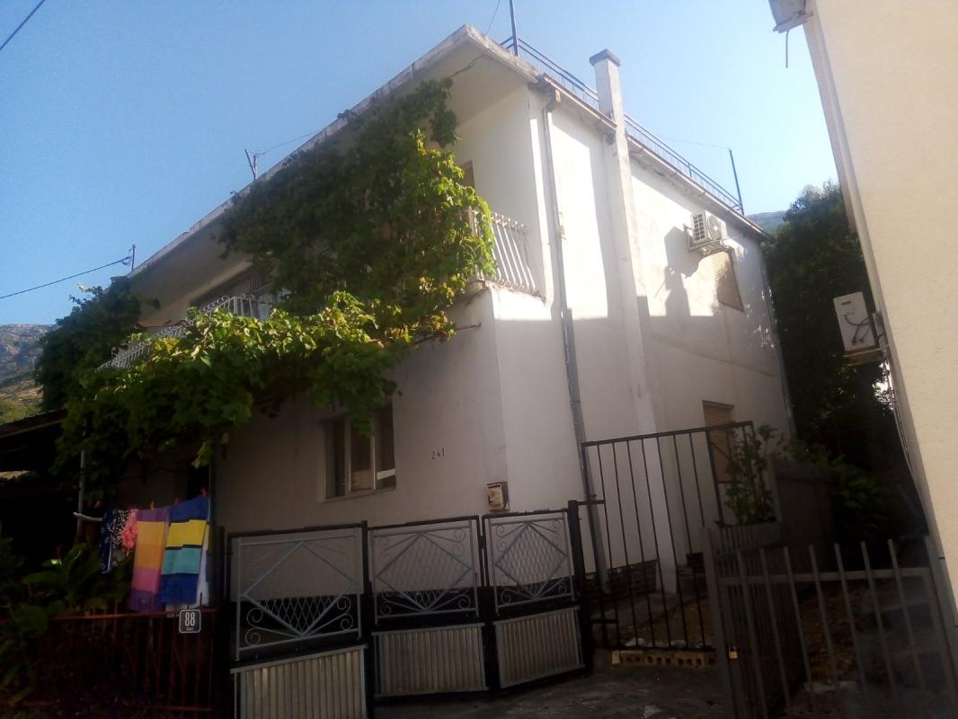 House in Sutomore, 160 m²