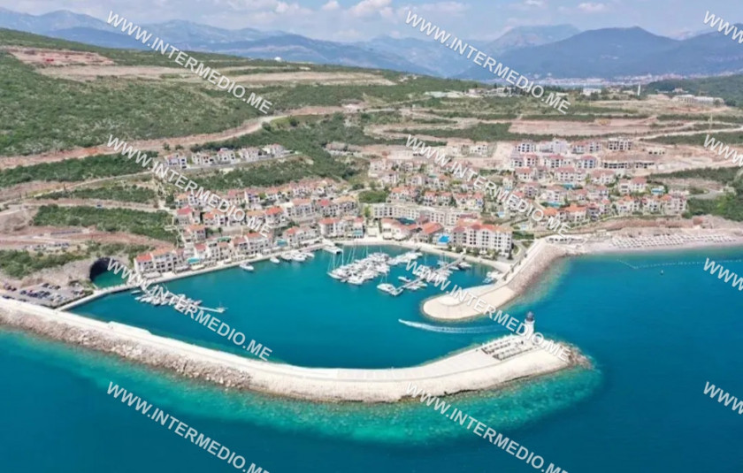 Modern Two-Bedroom Apartment in the Prestigious Luštica Centrale