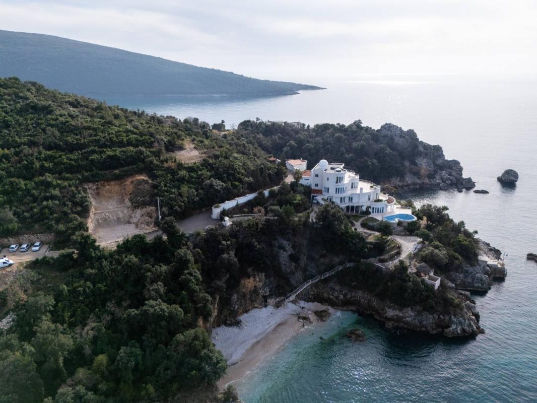 Land plot in Utjeha, 683 m²