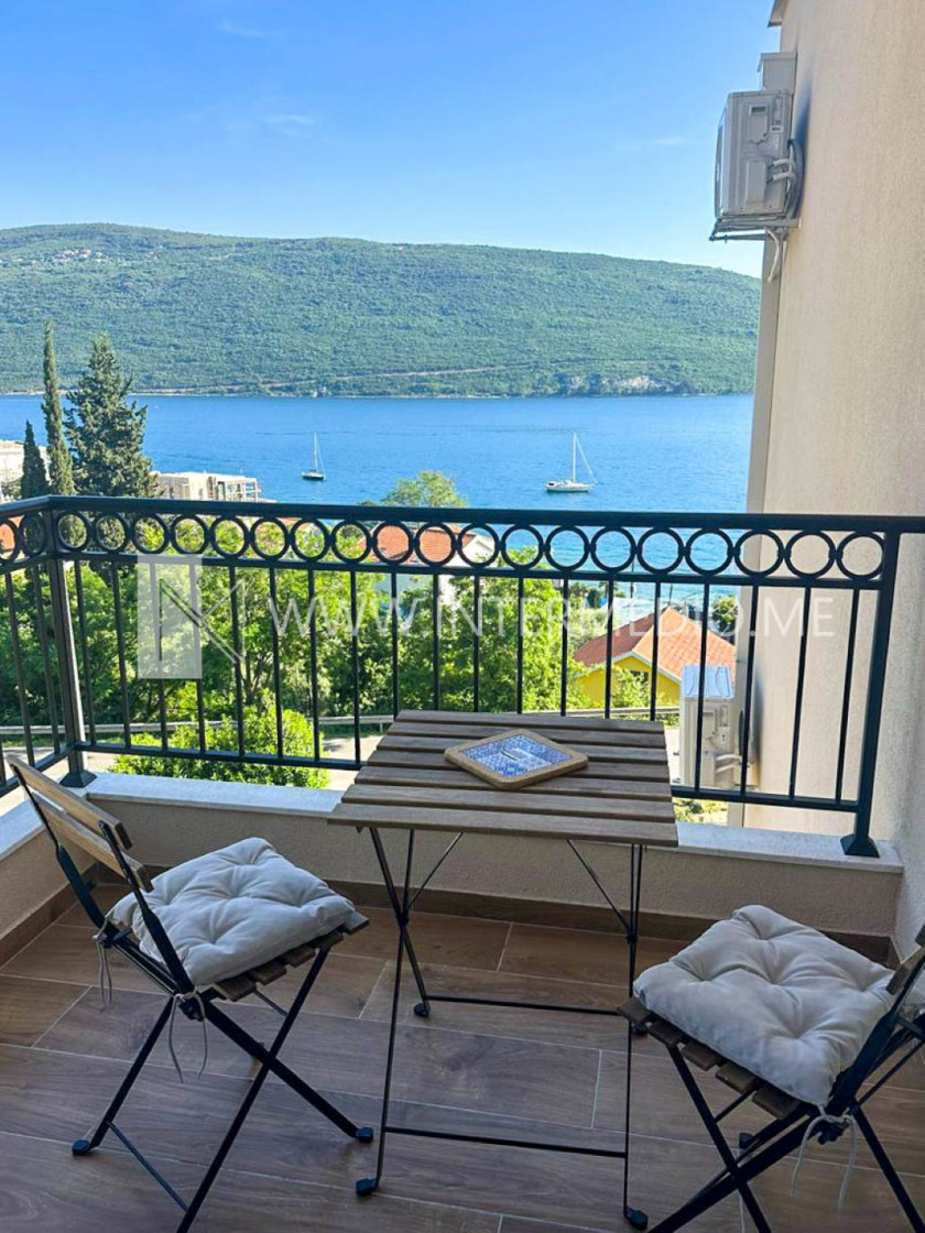 Fully Furnished One-Bedroom Apartment with Sea View – Kumbor