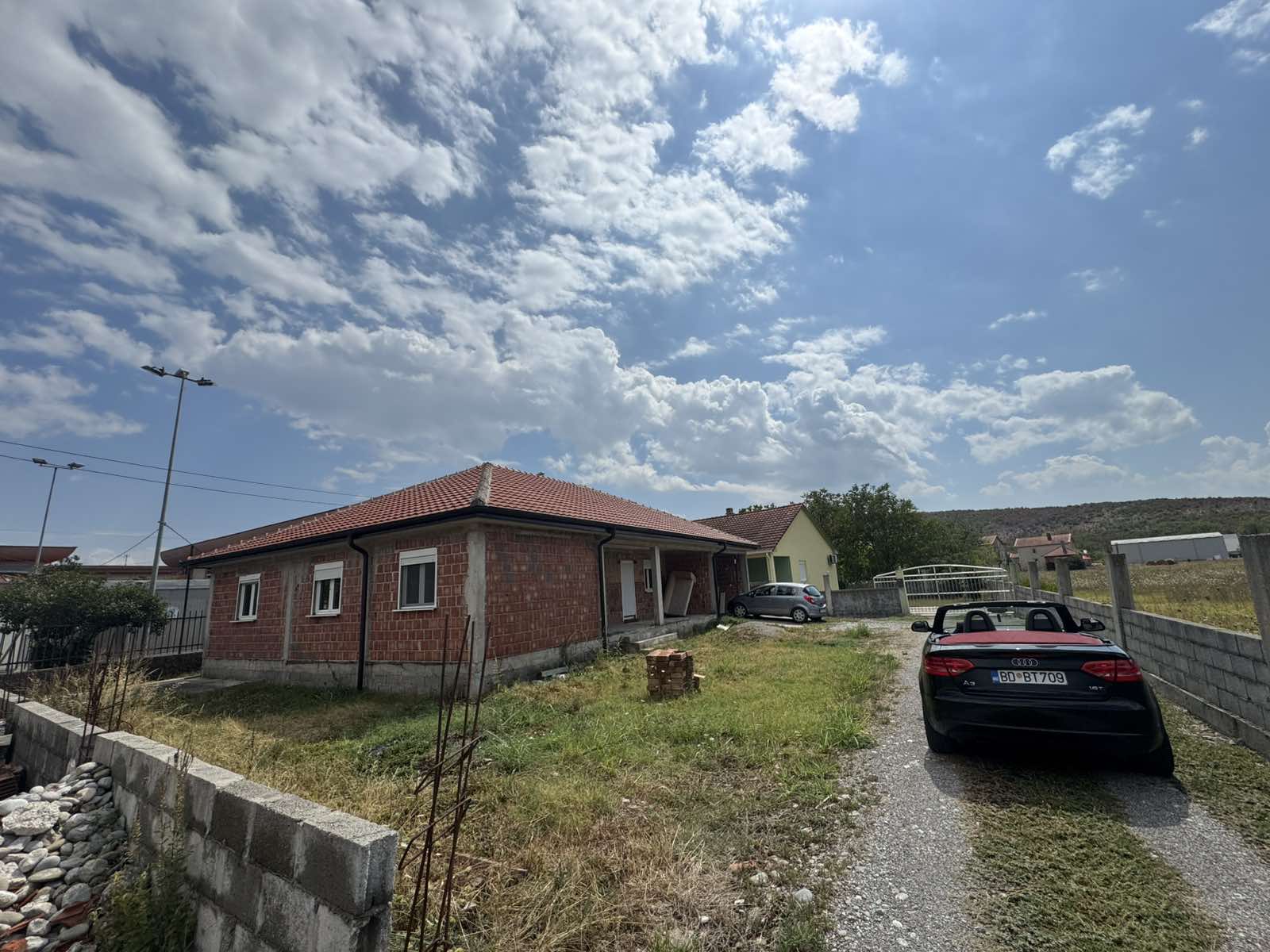 House For Sale, Grbe