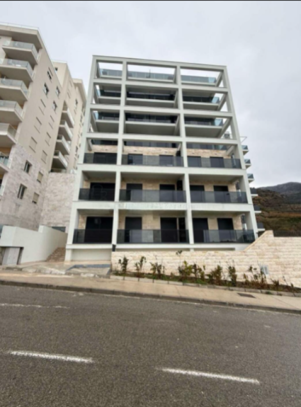 Apartment in Becici, 38 m²