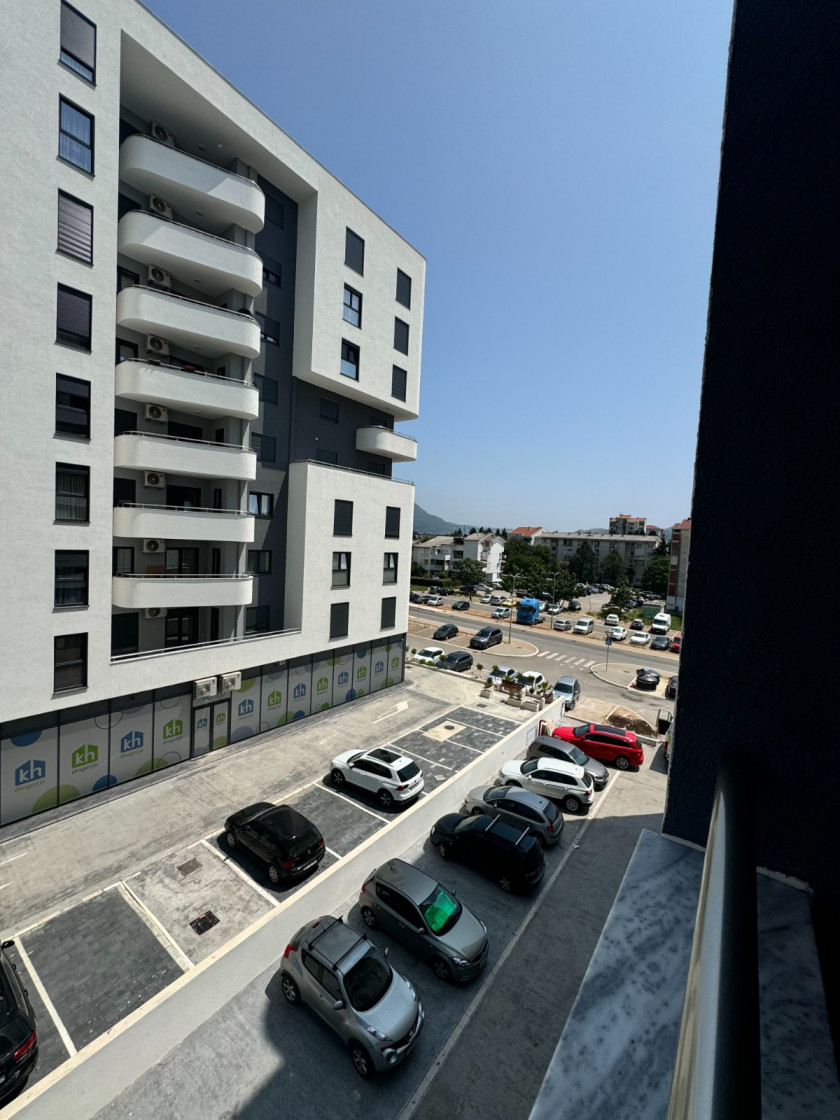 Prodajem Stan-Apartman, Bar Centar