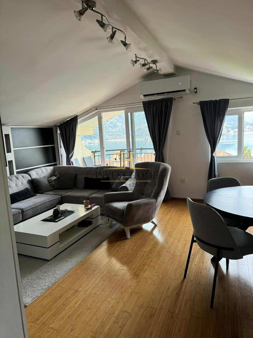 Trosoban stan, Kotor, 90m2