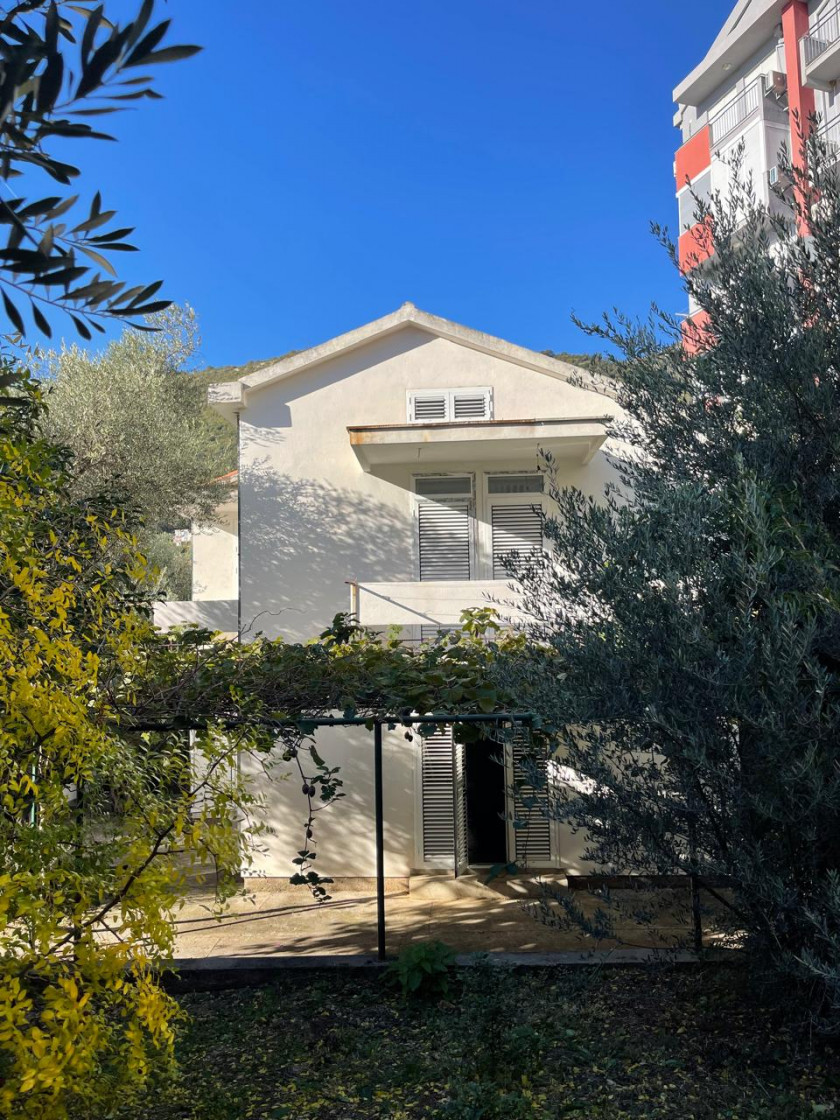 House For Sale, Petrovac