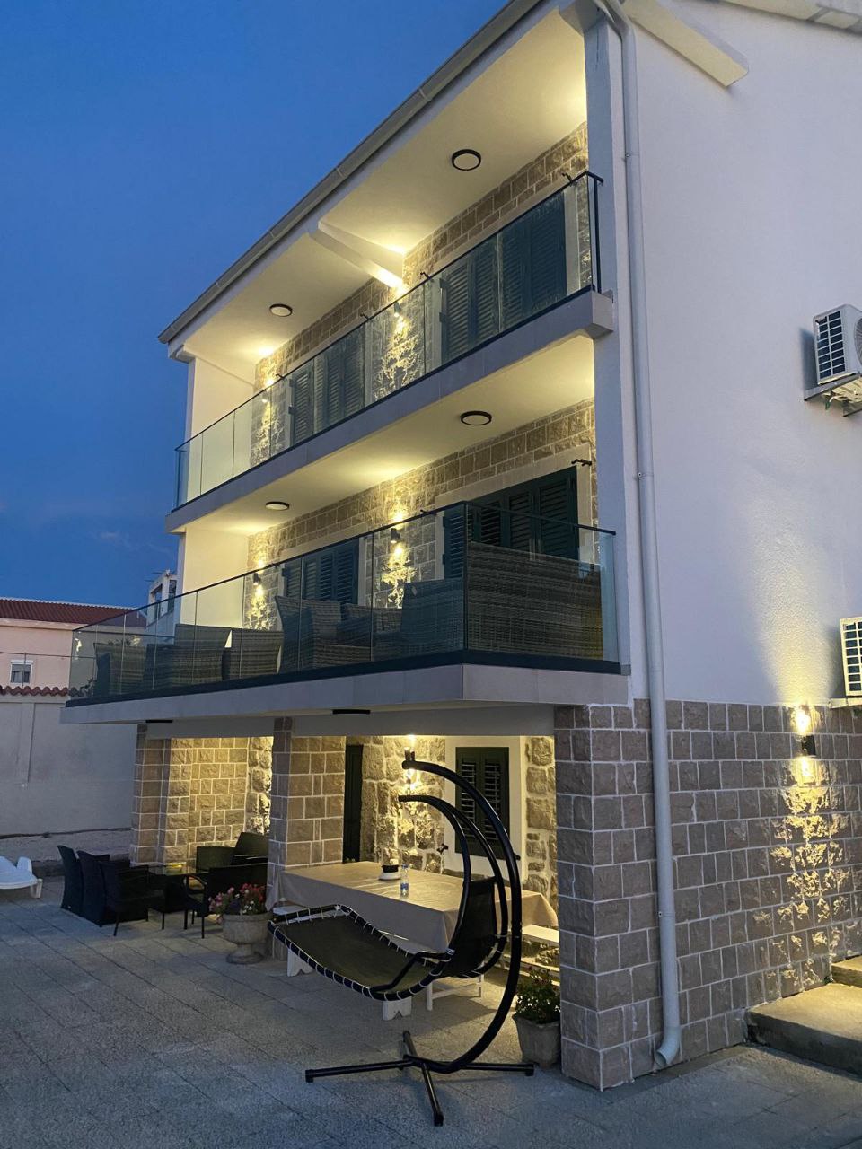 Iznajmljujem Stan-Apartman, Đuraševići