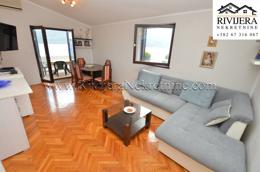 Two-bedroom comfortable apartment first row to the sea Baosic Boka Kotorska