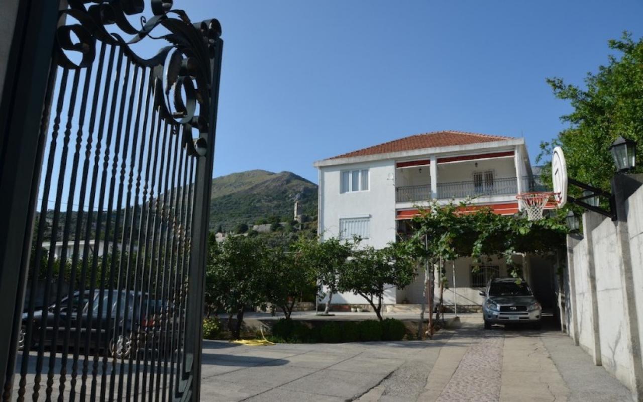 House in Bar, 324 m²