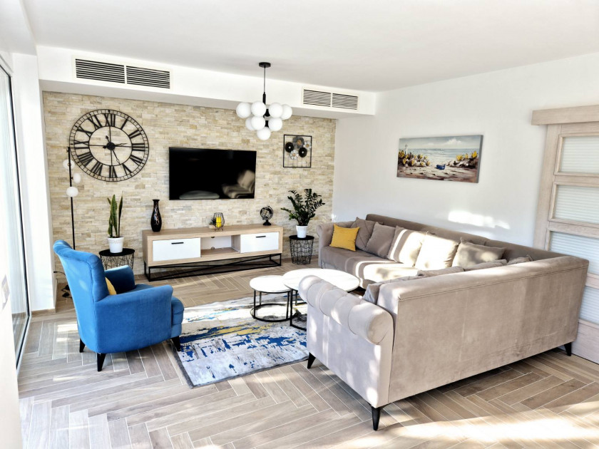 Iznajmljujem Stan-Apartman, Kumbor