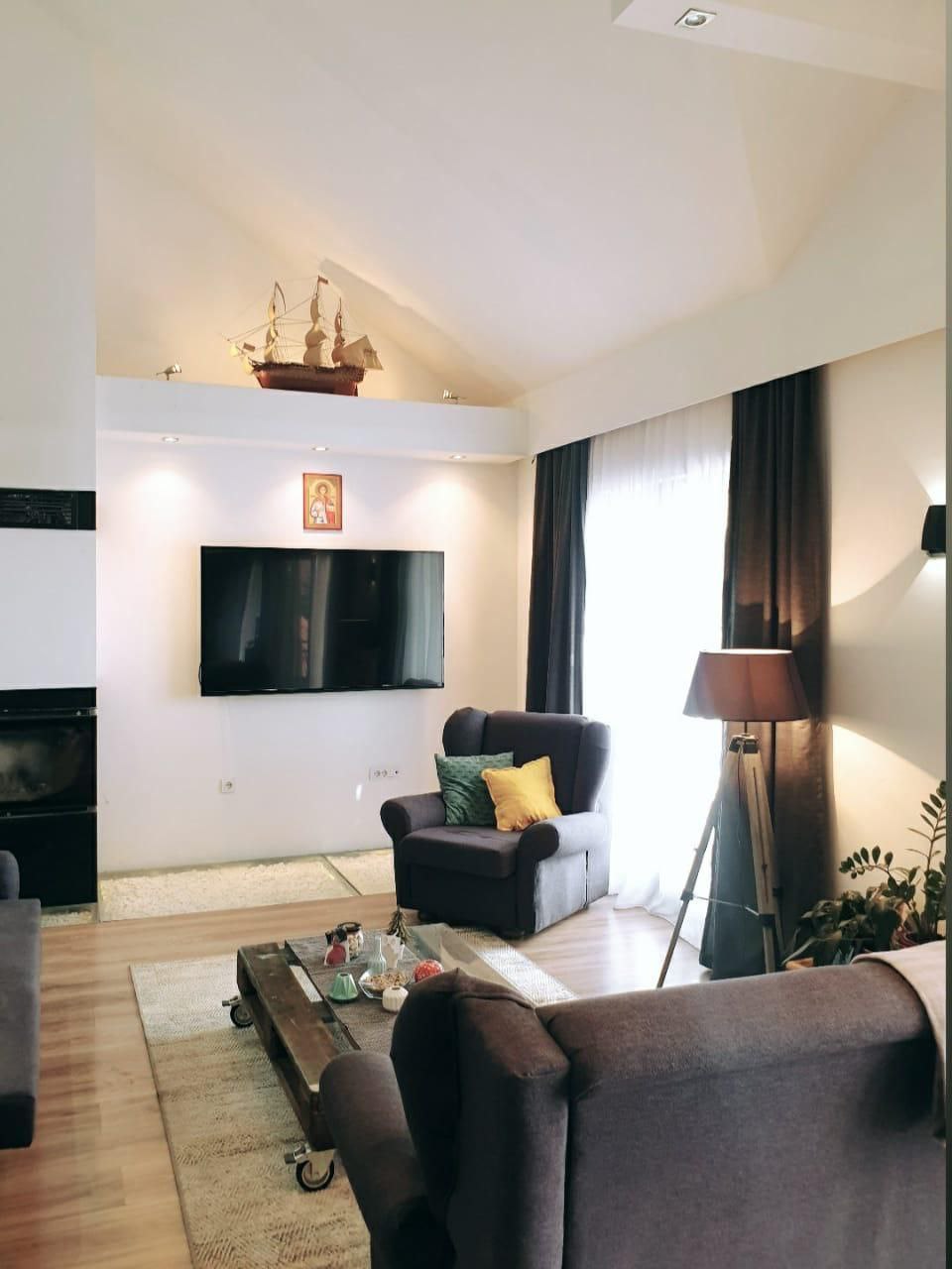 Iznajmljujem Stan-Apartman, Mažina